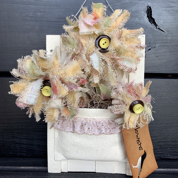 NWOT Hanging Flower Pocket - Picture 3 of 7